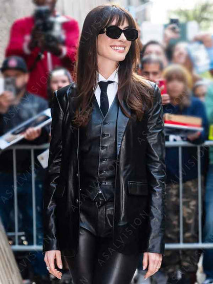 Anne Hathaway Movie The Idea Of You 2024 Premiere Solène Black Leather Blazer