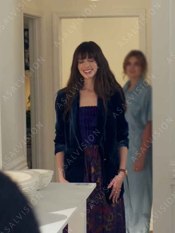 Anne Hathaway Movie The Idea Of You 2024 Solène Blue Blazer