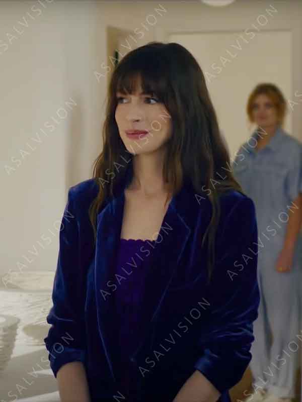 Anne Hathaway Movie The Idea Of You 2024 Solène Blue Velvet Blazer