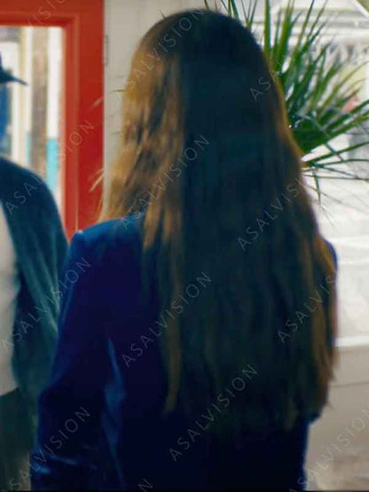 Anne Hathaway The Idea Of You 2024 Solène Blue Velvet Blazer