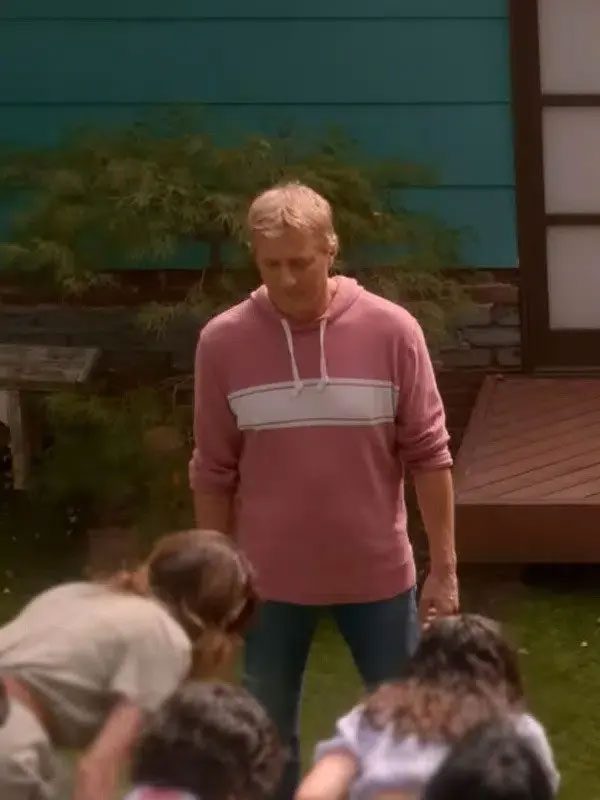 William Zabka Cobra Kai S05 Johnny Lawrence Pink Pullover Hoodie