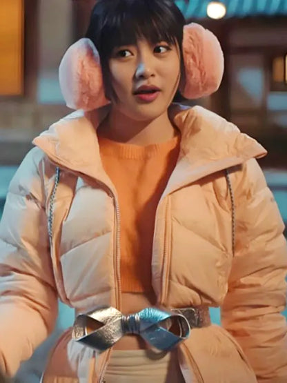 XO Kitty S02 Episode 4 Eunice Pink Puffer Coat