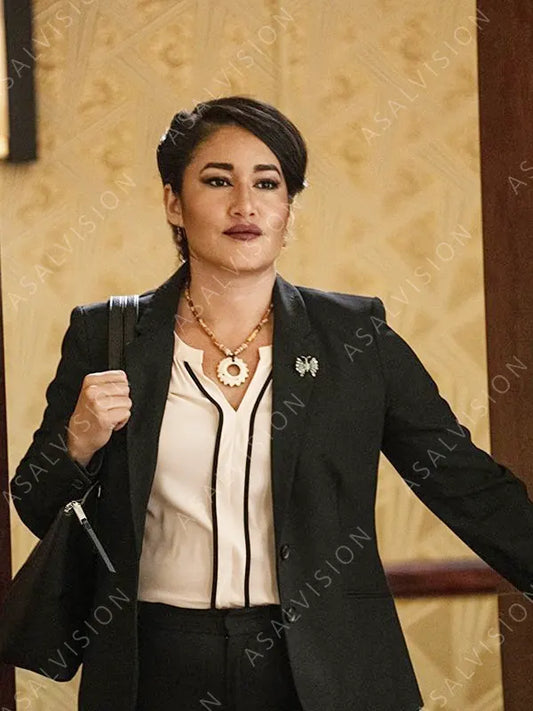 Yellowstone Qorianka Kilcher Black Coat