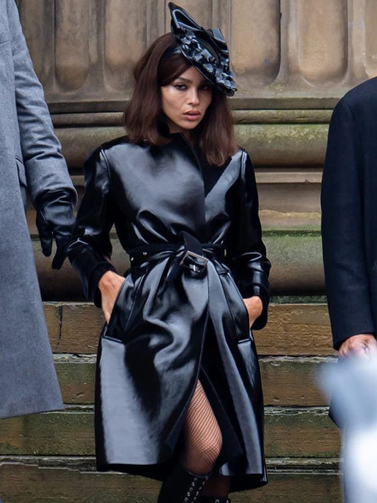 Selina Kyle The Batman 2022 Black Coat
