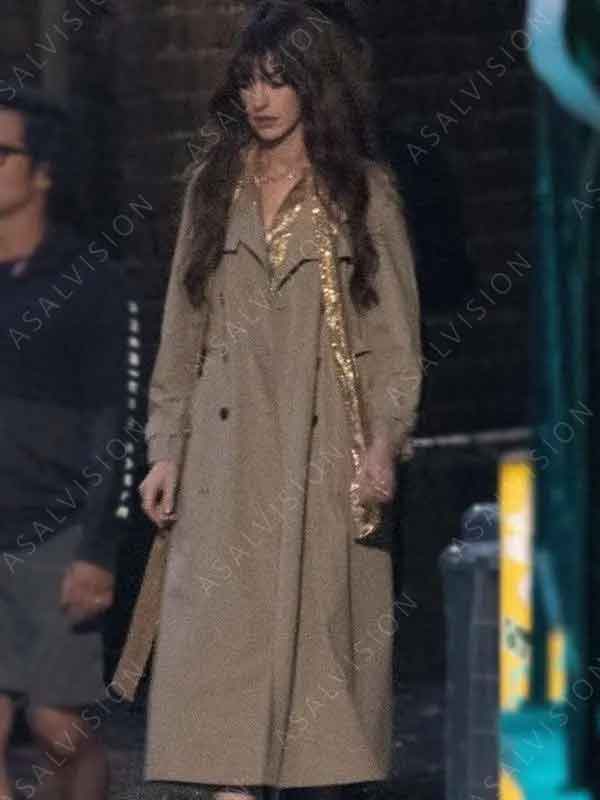 Anne Hathaway Movie The Idea of You 2024 Solène Cotton Trench Coat